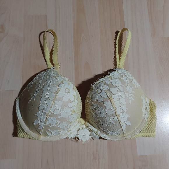 Victoria's Secret Yellow Lace Dream Angel Pushup Bra - Picture 4 of 8